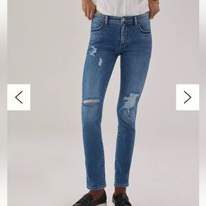 Pilcro the slim boyfriend jeans